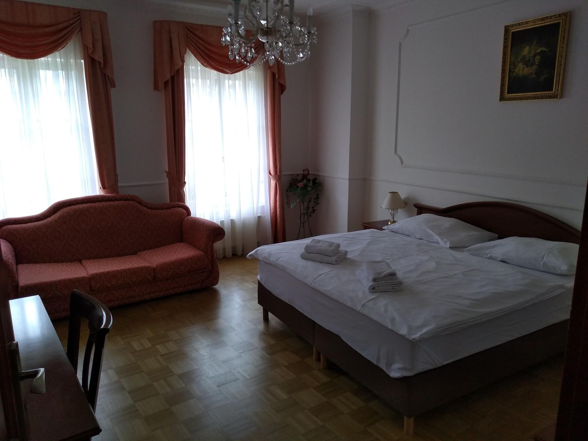 Hotel Renesance Krasna Kralovna Karlsbad Eksteriør billede