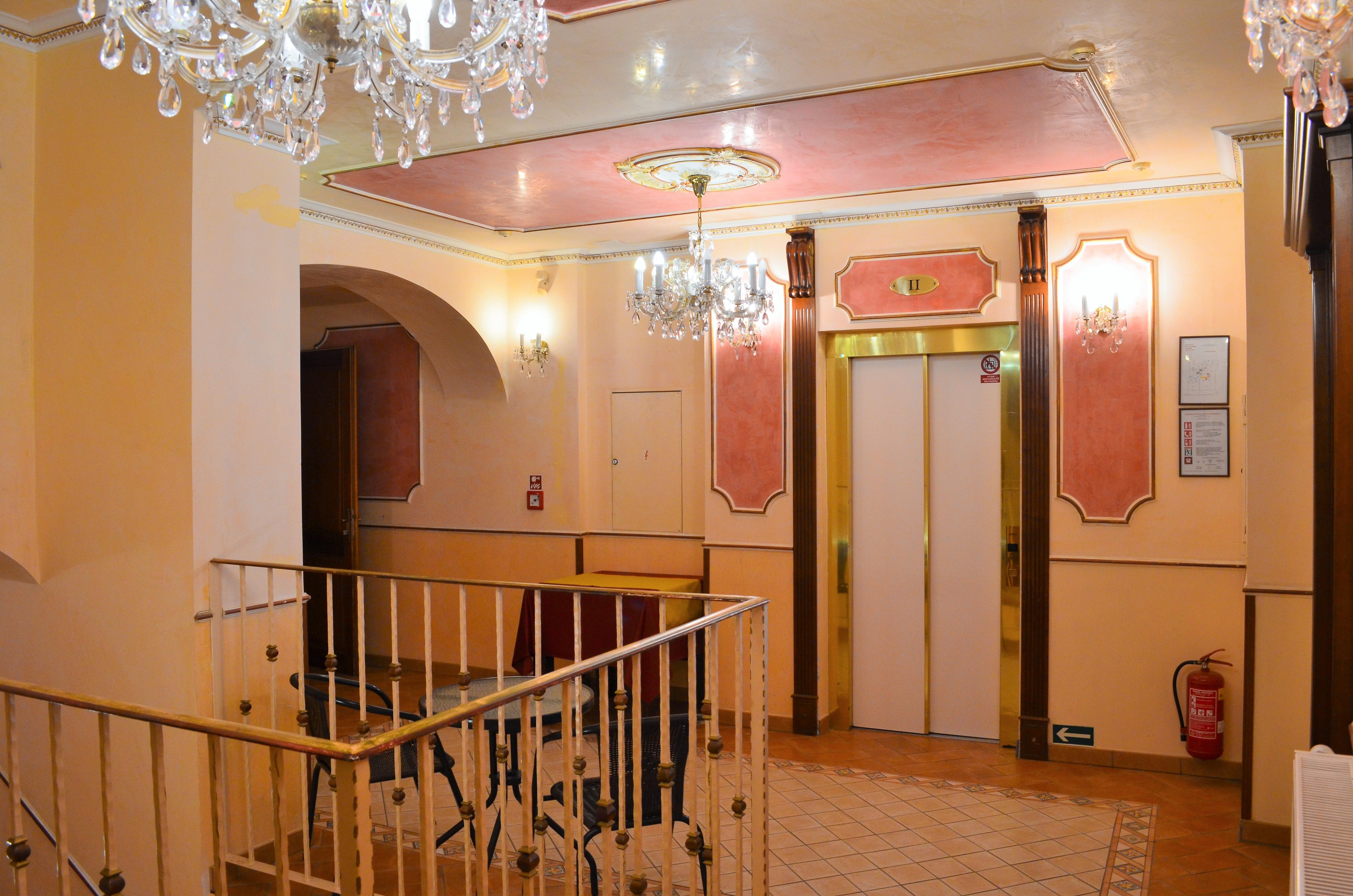 Hotel Renesance Krasna Kralovna Karlsbad Eksteriør billede